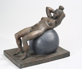 Girl-On-Balance-Ball-Sculpture02